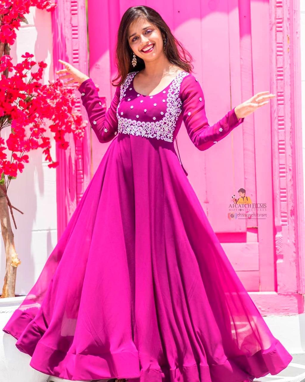 Designer Blooming Georgette Latest Fancy Gown Designs For Wedding