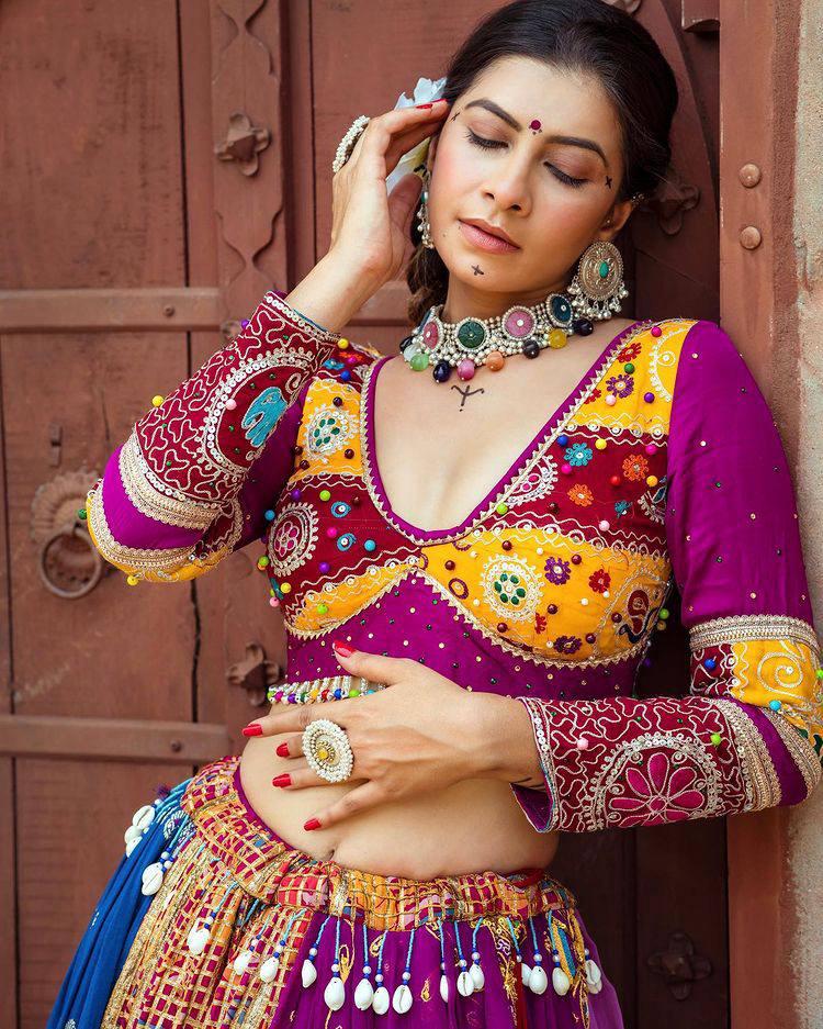 Outstanding Bridal Wedding Lehenga Choli Designs