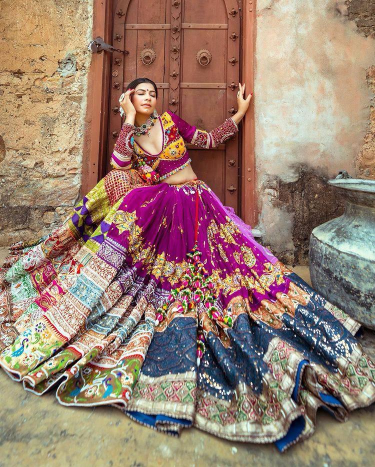 Outstanding Bridal Wedding Lehenga Choli Designs