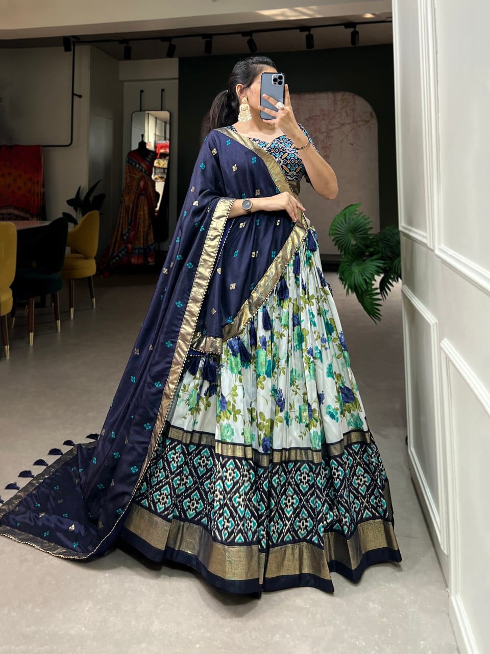 PATBRO Women Silk Semi-stitched Lehenga Choli (PAT001_Black_Free Size) :  Amazon.in: Fashion