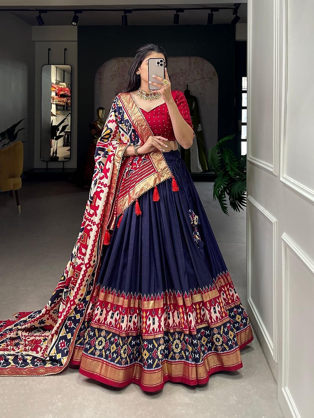 Bridal Designer Lehenga at best price in Surat by Maruti Fashion | ID:  9719668055