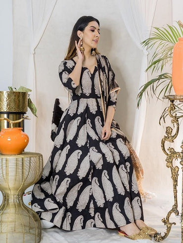 Digital Printed Black Color Gown Type Salwar Kameez With Full Stich Plazoo